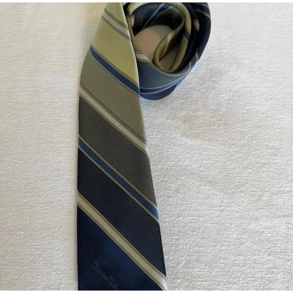 Vintage Oscar De La Renta Mens Silk Blend Tie Navy Blue Gold Diagonal‎ Stripe
